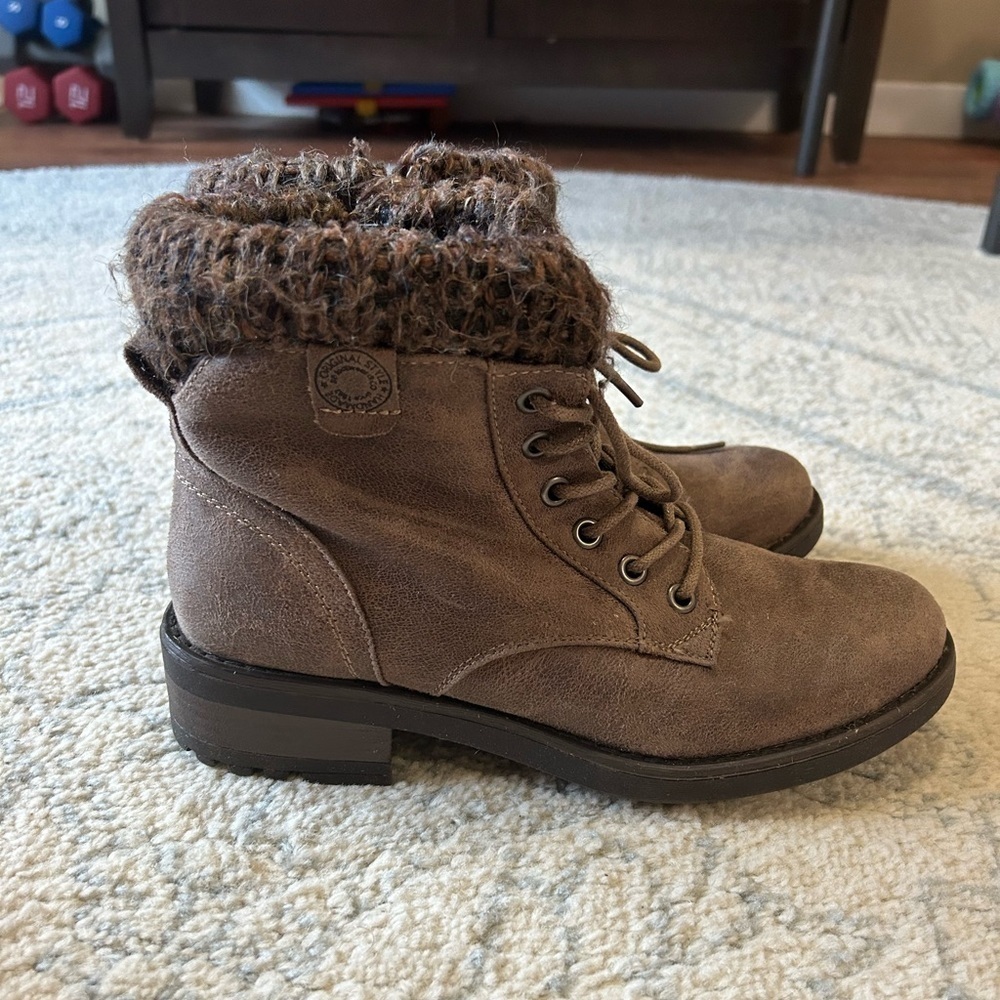 Women’s Brown Sweater Combat Boots size 8.5